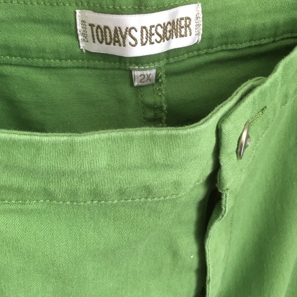 Summer Capris - Picture 2 of 3